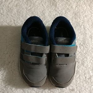 Adidas tennis shoes for toddlers